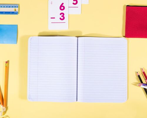 flatlay-school-writing-education